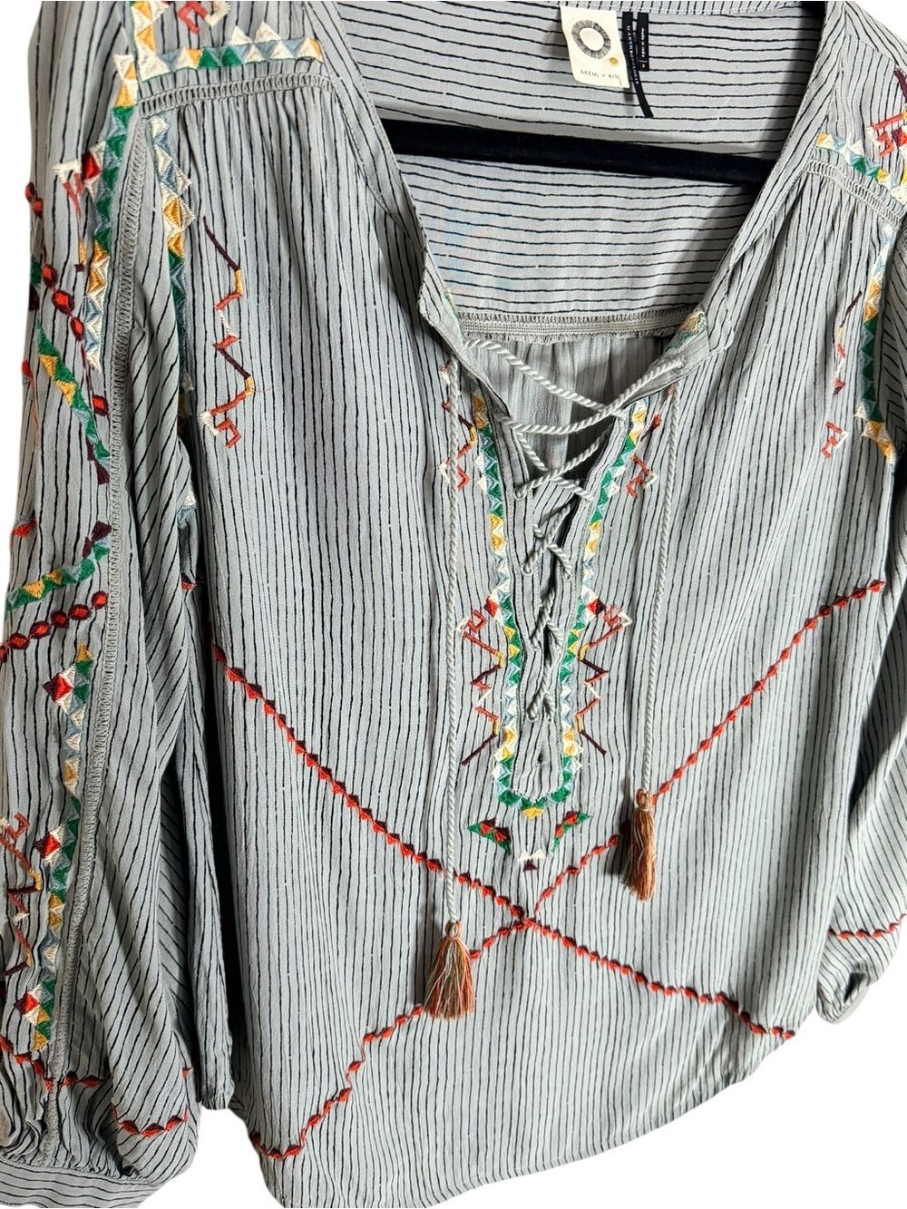 Anthropologie Akemi + Kin Embroidered Boho Peasant Blouse Size 2 - Picture 3 of 9